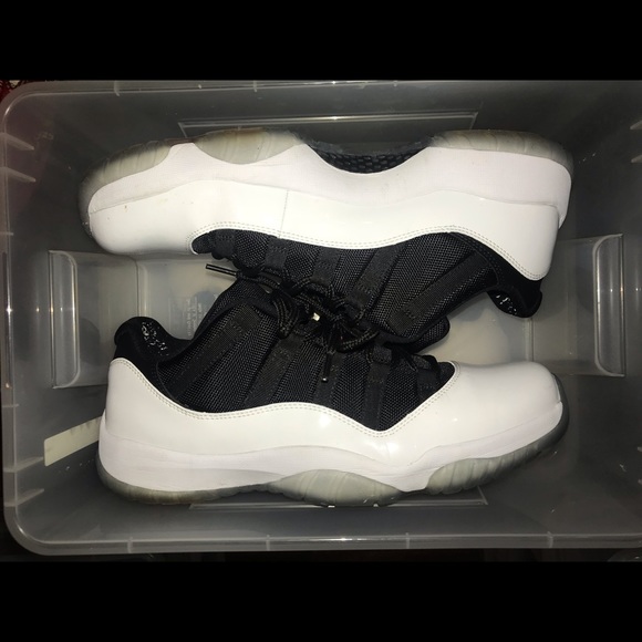 AIR JORDAN 11 RETRO LOW - Picture 1 of 1